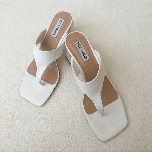 Steve Madden Shoes - STEVE MADDEN • Lamorna Thong Sandals in White Size 9